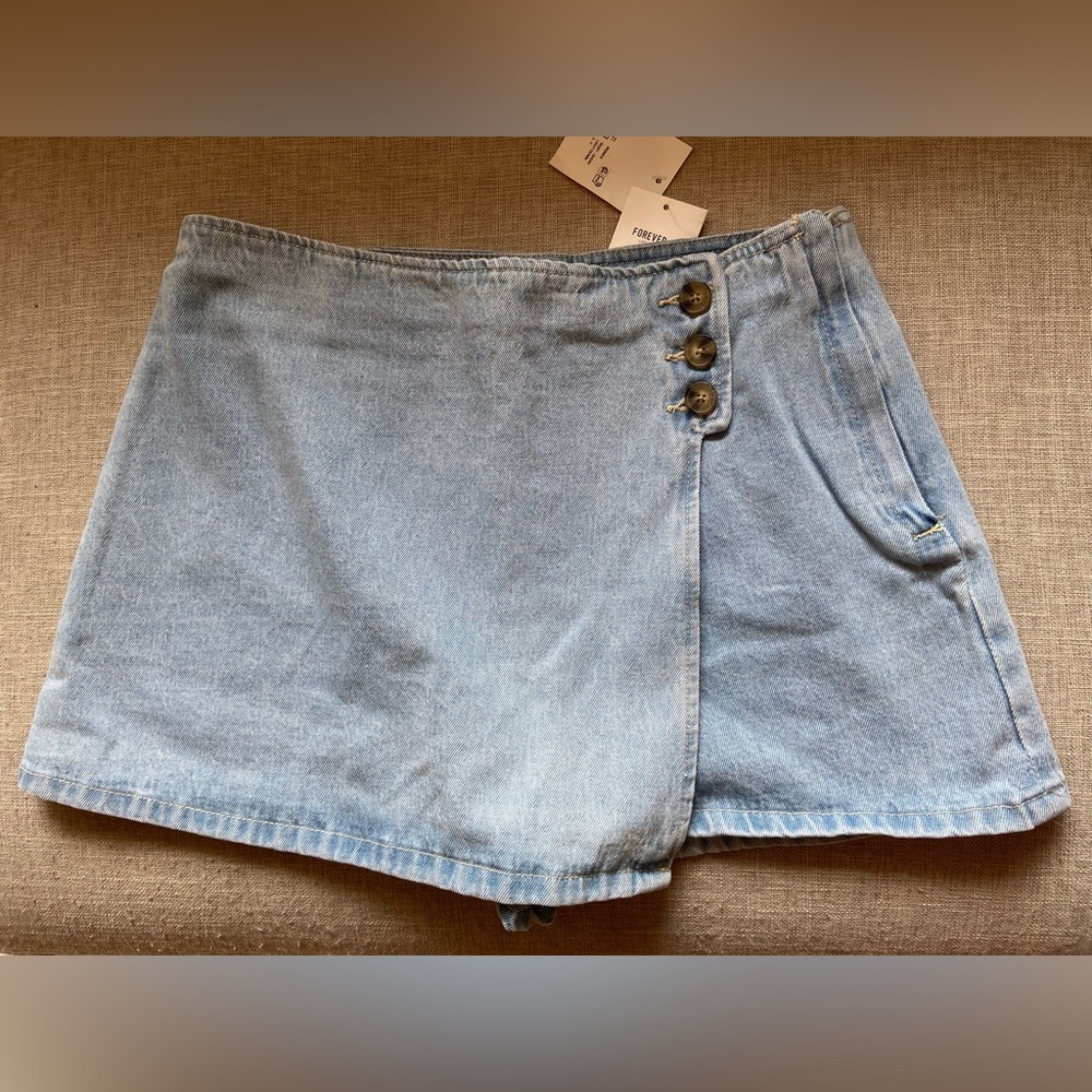 NWT Forever 21 Denim Skort Size Large